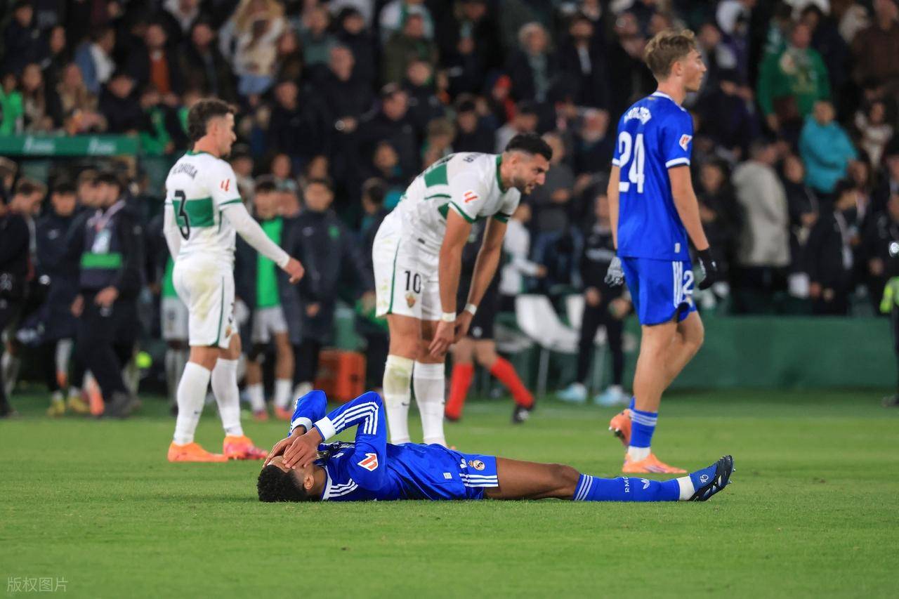 西甲联赛皇马2-2逼平埃尔切,放大10倍后看细节,原因清晰可见